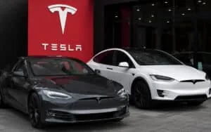 Tesla lover igen at gøre biler open source – men sidste forsøg skuffede