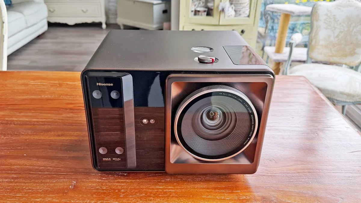  Hisense XR10 