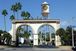 Paramount-overtagelse af Warner Bros. Discovery udskudt til 2027