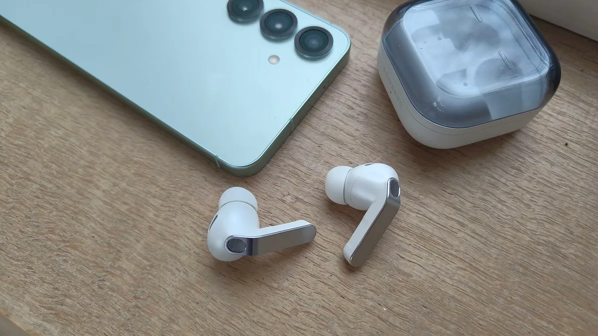 Samsung looks set to jump on the clip-on earbuds trend – but it isn't short of competition 